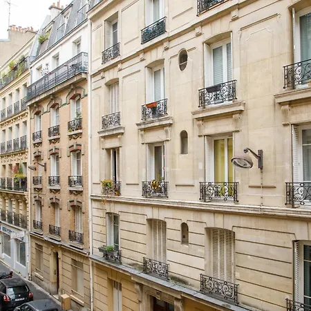 Warm & Inviting 1bd - Montmartre! *