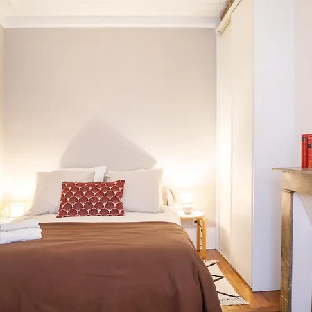 Warm & Inviting 1bd - Montmartre! *