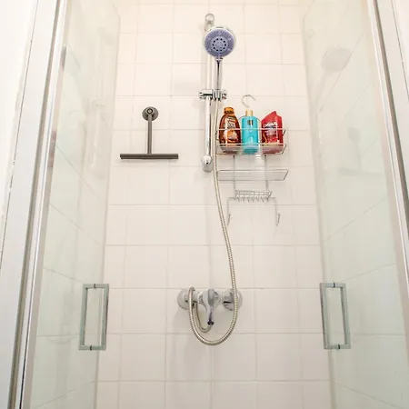 Warm & Inviting 1bd - Montmartre! *